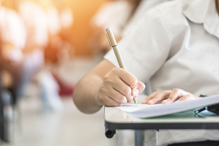 Managing your higher education debt Image